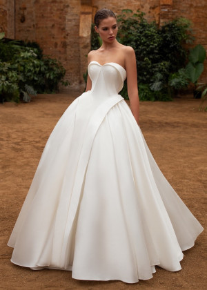 Strapless Sweetheart Neck Ivory Pleated Satin Wedding Dress